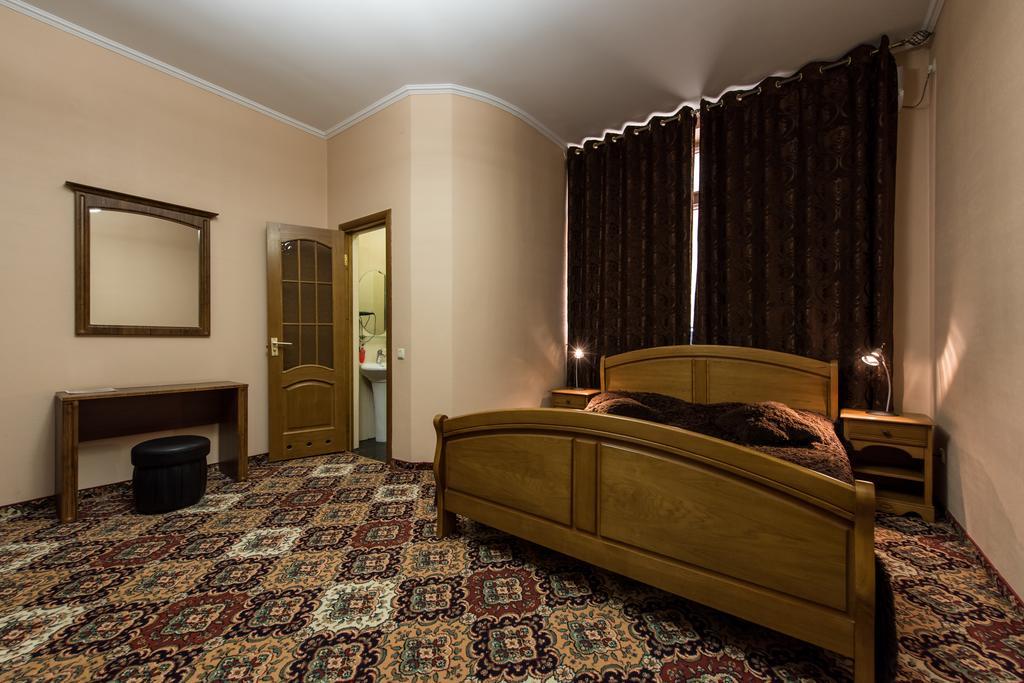Premium Hotel Chernivtsi Habitación foto