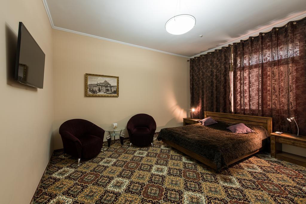 Premium Hotel Chernivtsi Habitación foto