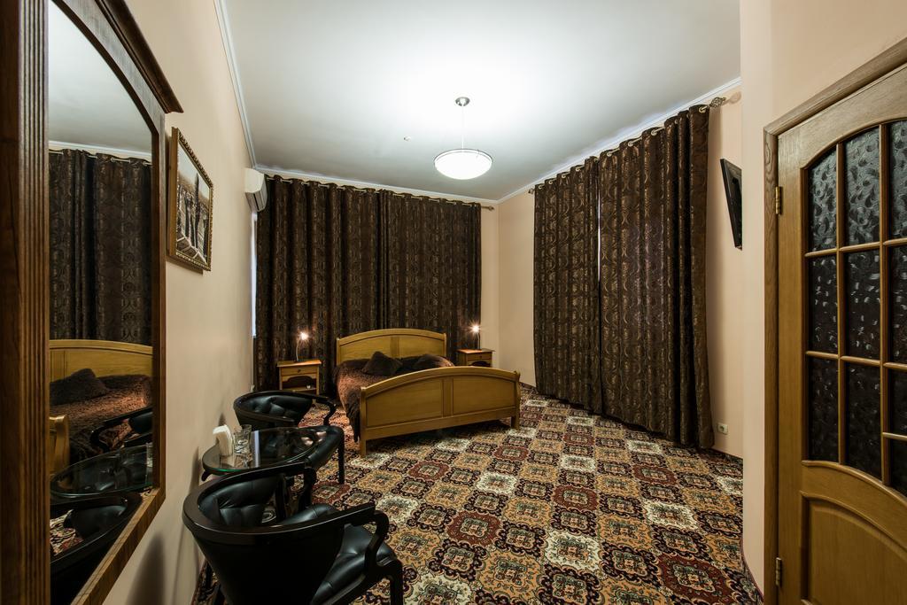 Premium Hotel Chernivtsi Habitación foto