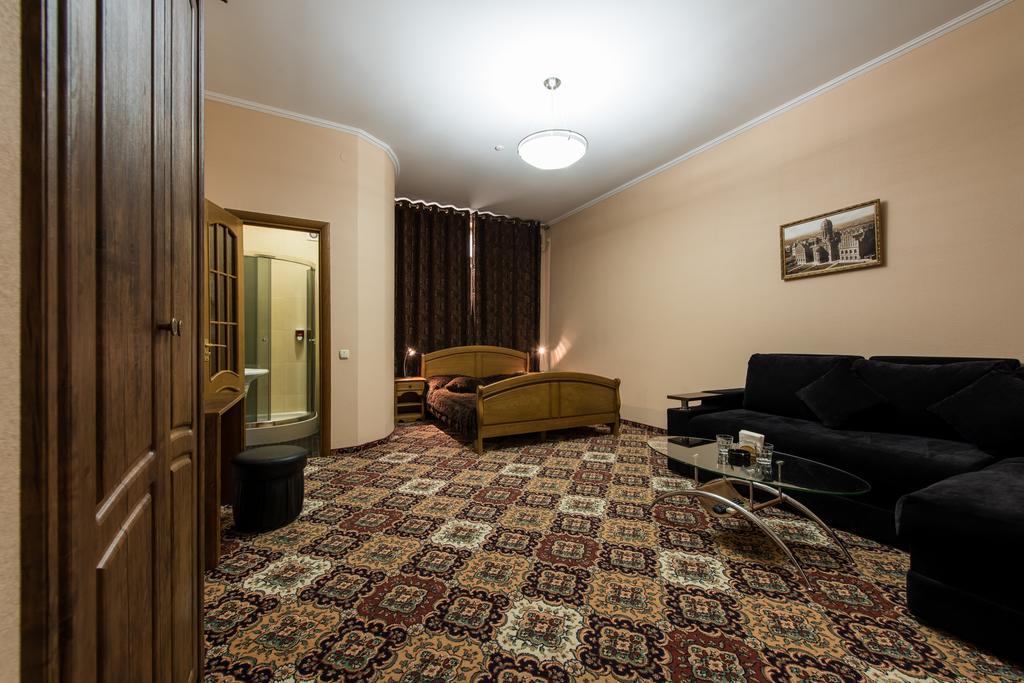 Premium Hotel Chernivtsi Habitación foto