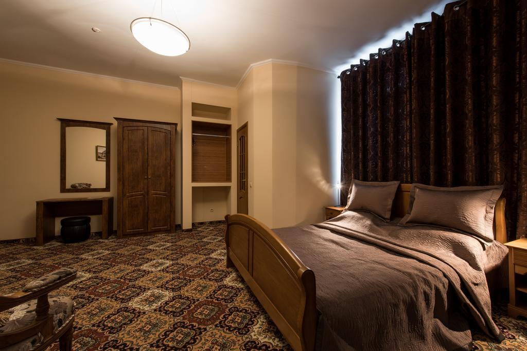 Premium Hotel Chernivtsi Habitación foto