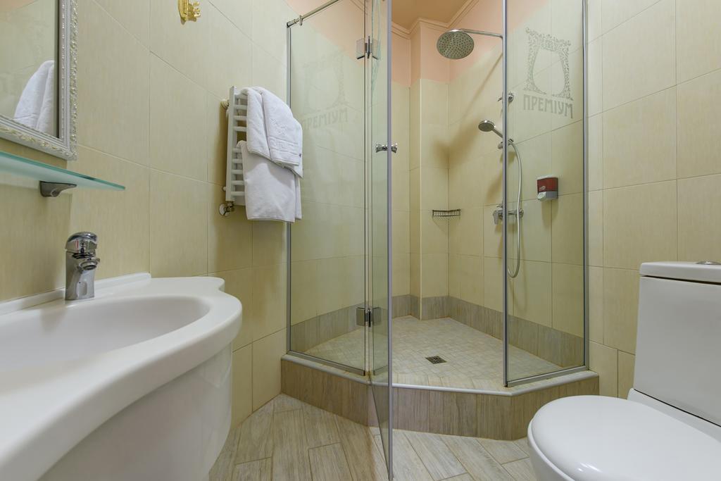Premium Hotel Chernivtsi Habitación foto
