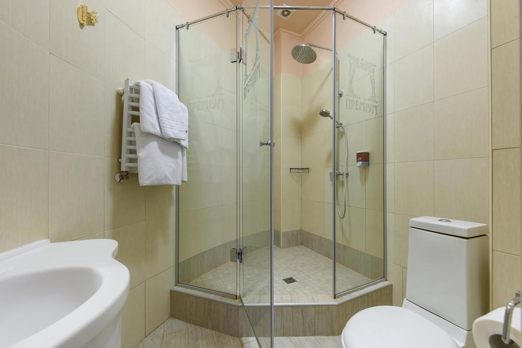 Premium Hotel Chernivtsi Habitación foto